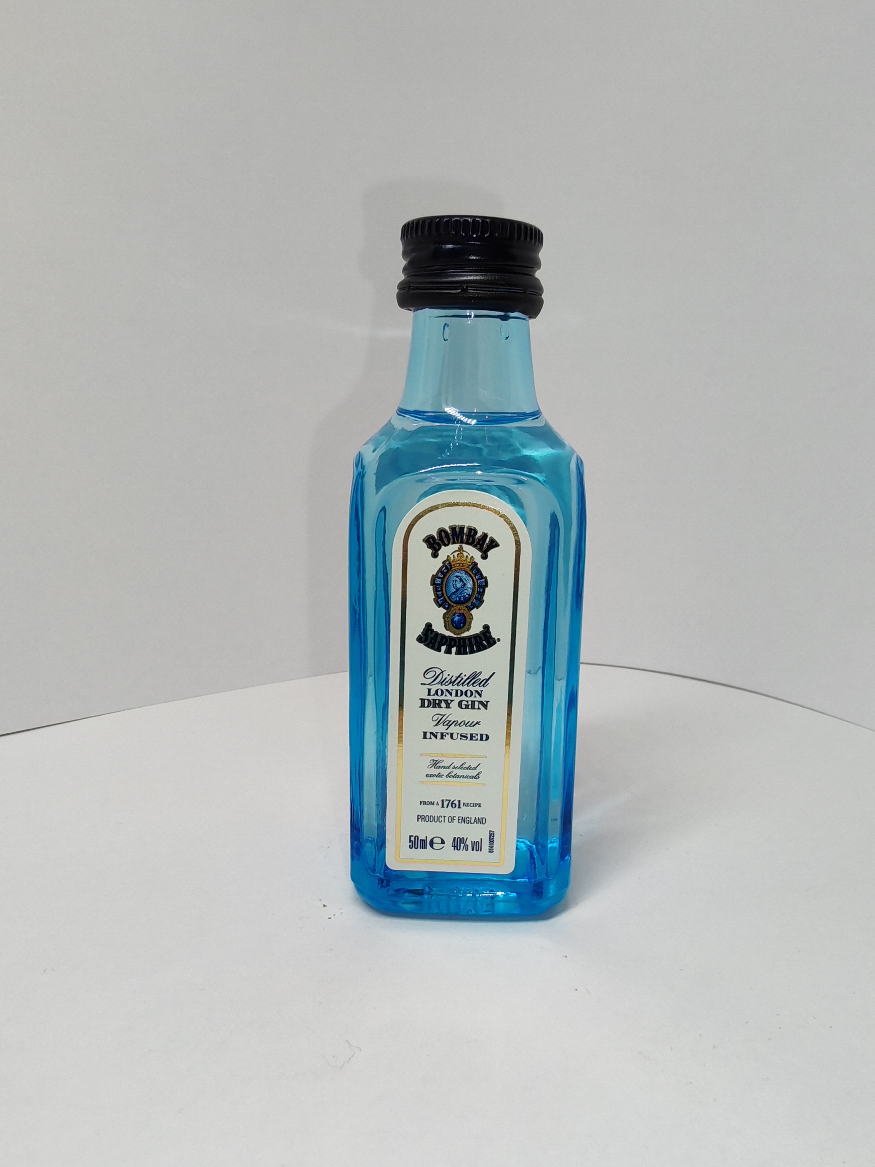 Bombay Sapphire Distilled London Dry Gin