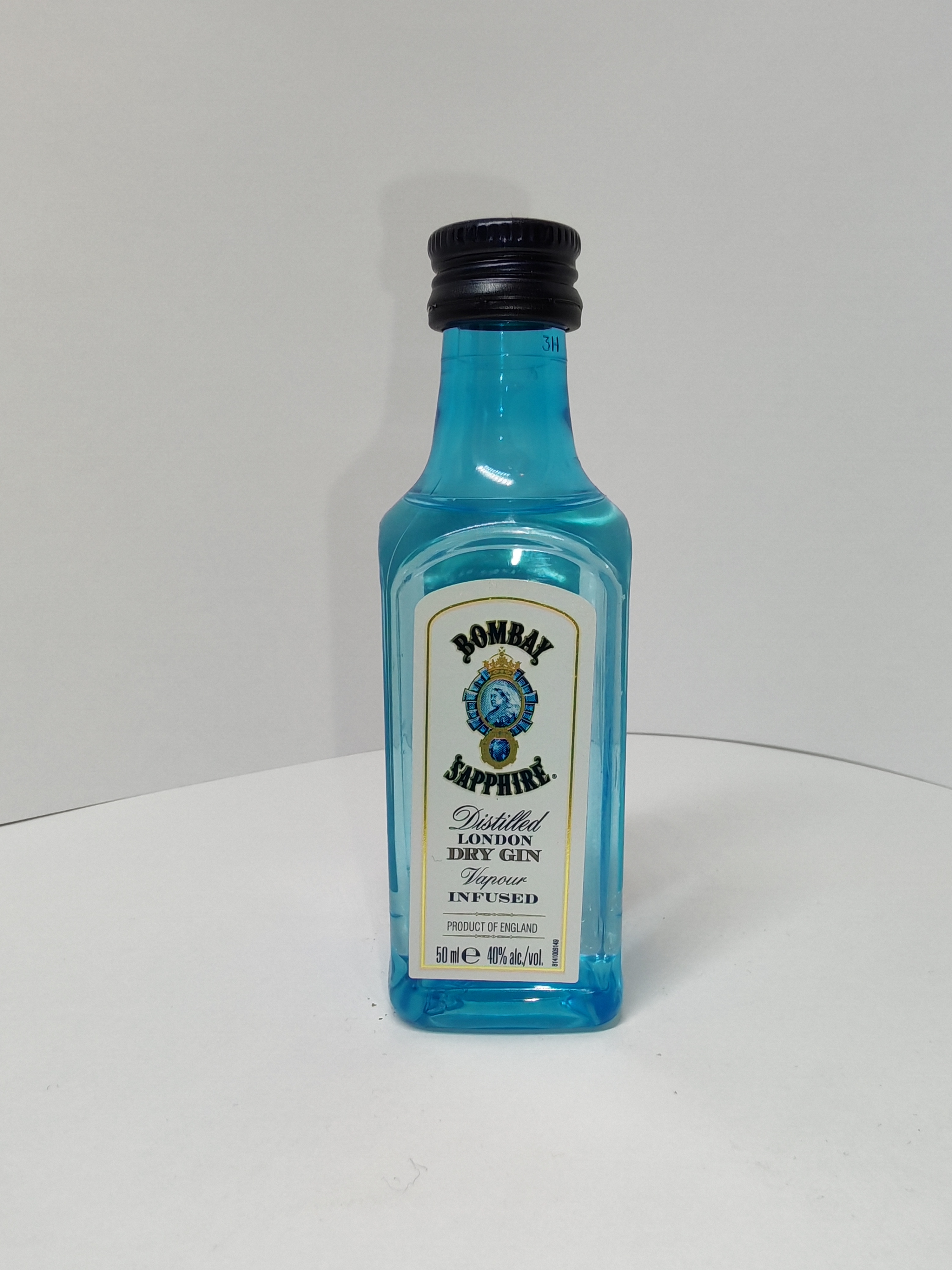 Bombay Sapphire Distilled London Dry Gin