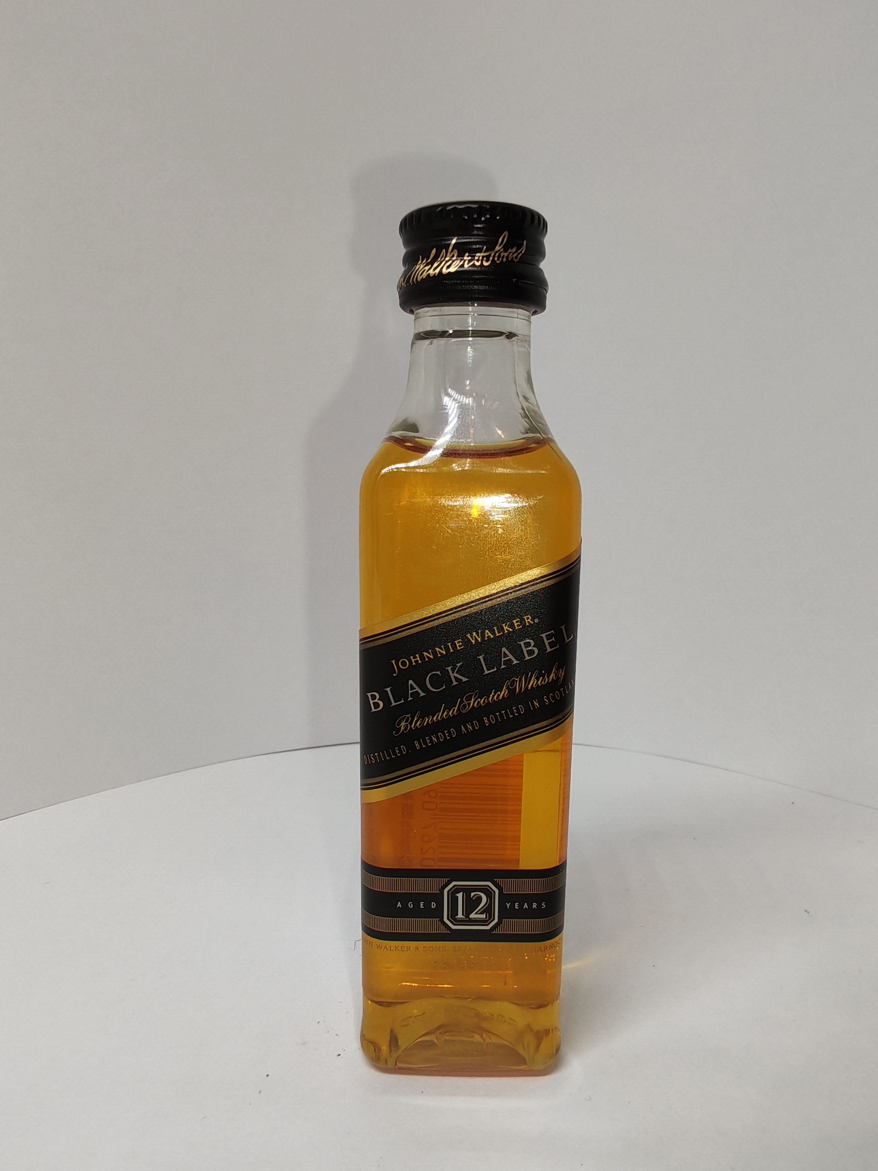 Johnnie Walker Black Label Blended Scotch Whisky 12 Years