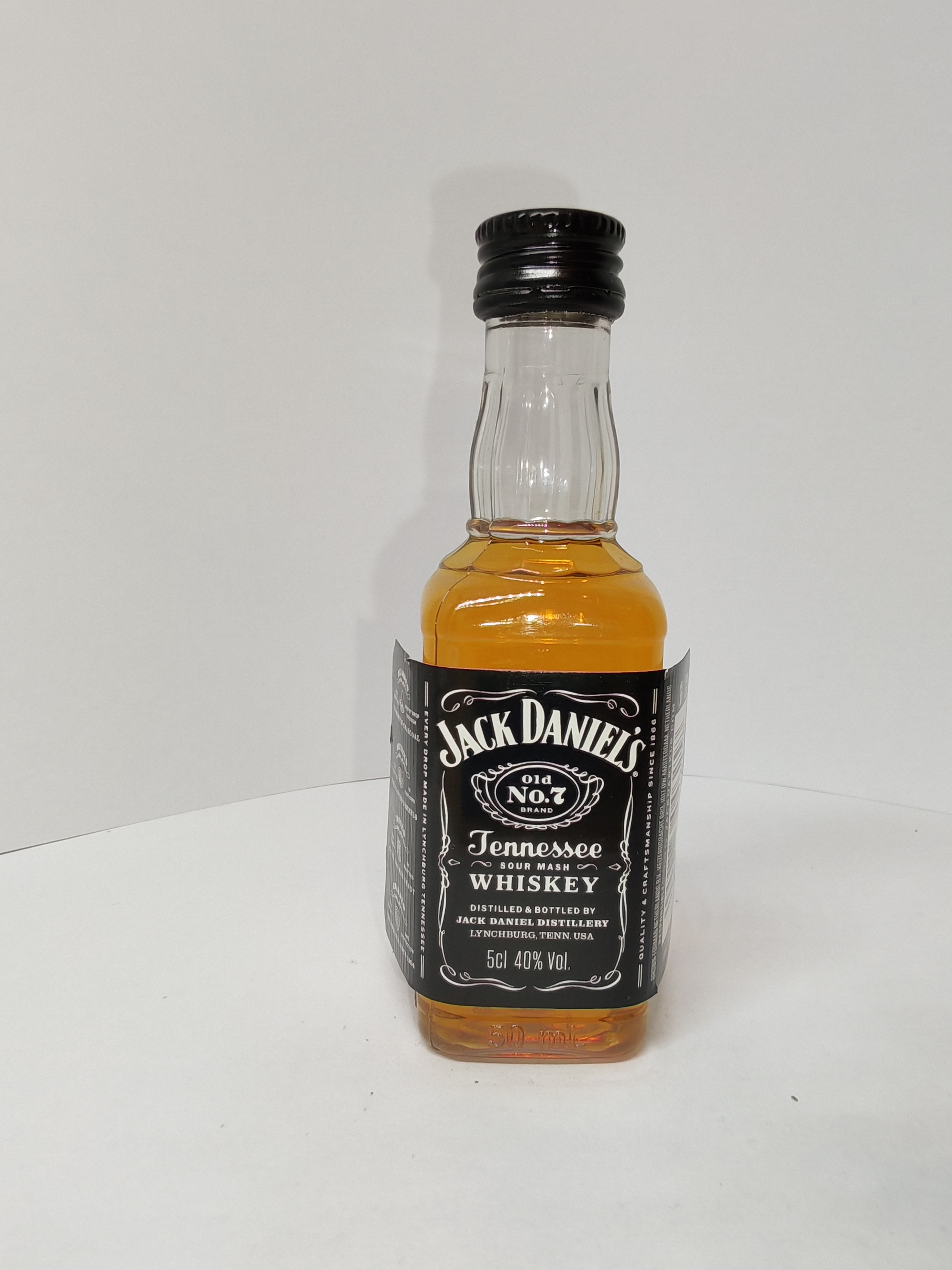 Jack Daniel's Old No.7 Tennessee Sour Mash Whiskey