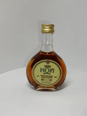 НОЙ Армянский коньяк Властелин 25 лет